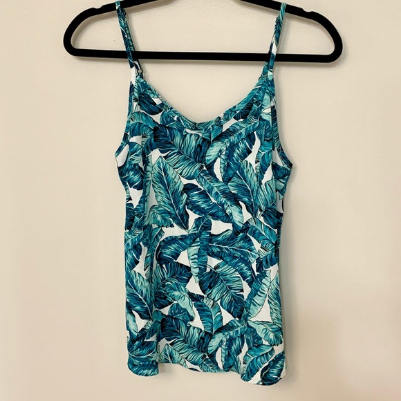 ☀️ 4/$25 | Flowy Tank Top - Picture 1 of 2